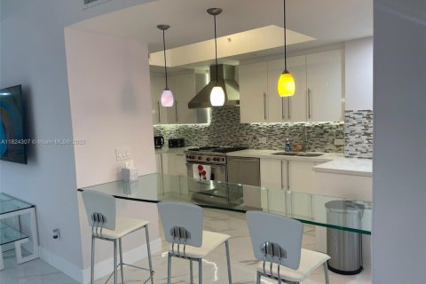 Copropriété à louer à Sunny Isles Beach, Floride: 3 chambres, 205.69 m2 № 1935252 - photo 5