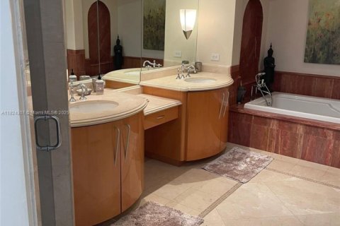 Copropriété à louer à Sunny Isles Beach, Floride: 3 chambres, 205.69 m2 № 1935252 - photo 21