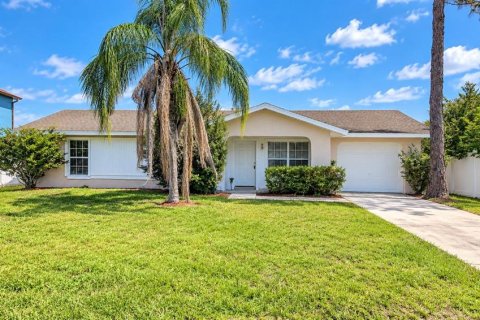 Villa ou maison à Kissimmee, Floride 3 chambres, 105.35 m2 № 2349885