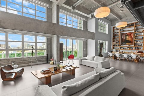 Condo in Miami, Florida, 2 bedrooms  № 2081018 - photo 6