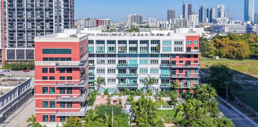 Condo in Miami, Florida, 2 bedrooms  № 2081018