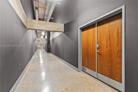 Condo in Miami, Florida, 2 bedrooms  № 2081018 - photo 4
