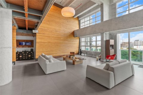 Condo in Miami, Florida, 2 bedrooms  № 2081018 - photo 7