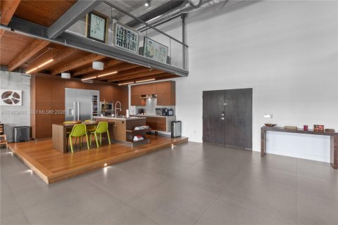 Condo in Miami, Florida, 2 bedrooms  № 2081018 - photo 14