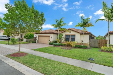 Villa ou maison à vendre à Homestead, Floride: 4 chambres, 206.99 m2 № 2191908 - photo 2