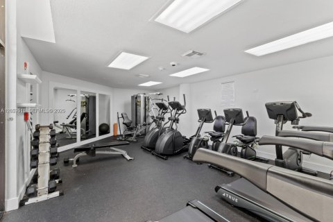 Снять в аренду кондоминиум в Ки-Бискейн, Флорида 3 спальни, 159.79м2, № 2264360 - фото 21