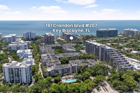 Снять в аренду кондоминиум в Ки-Бискейн, Флорида 3 спальни, 159.79м2, № 2264360 - фото 25