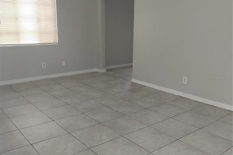 Casa en alquiler en Saint Petersburg, Florida, 4 dormitorios, 113.34 m2 № 1805146 - foto 2