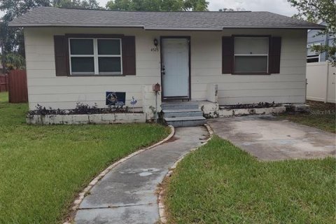 Casa en alquiler en Saint Petersburg, Florida, 4 dormitorios, 113.34 m2 № 1805146 - foto 1