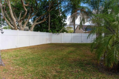 House in Port St. Lucie, Florida 3 bedrooms, 174.84 sq.m. № 2146882 - photo 22