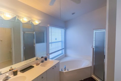 House in Port St. Lucie, Florida 3 bedrooms, 174.84 sq.m. № 2146882 - photo 27