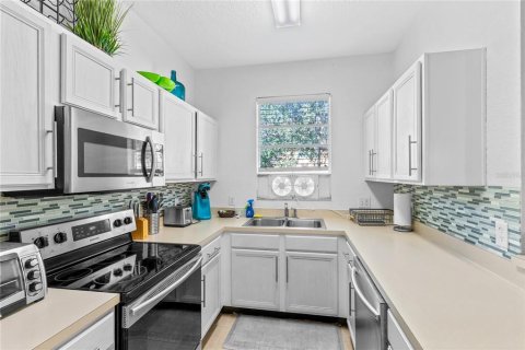 Touwnhouse à vendre à Davenport, Floride: 4 chambres, 138.61 m2 № 2430426 - photo 3
