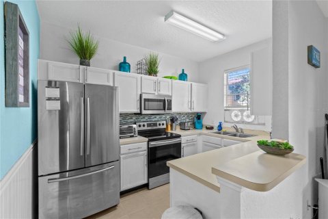Touwnhouse à vendre à Davenport, Floride: 4 chambres, 138.61 m2 № 2430426 - photo 2