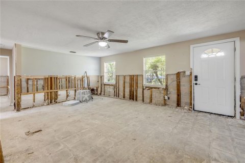 House in Edgewater, Florida 3 bedrooms, 103.68 sq.m. № 1658181 - photo 4