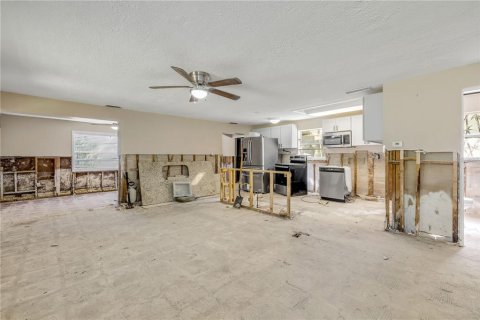 House in Edgewater, Florida 3 bedrooms, 103.68 sq.m. № 1658181 - photo 3