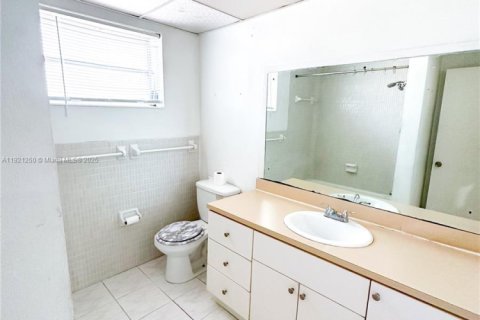 Casa en alquiler en North Miami, Florida, 2 dormitorios, 157.93 m2 № 1974238 - foto 10