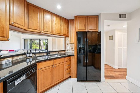 Condo in Boynton Beach, Florida, 2 bedrooms № 2250261 - photo 13
