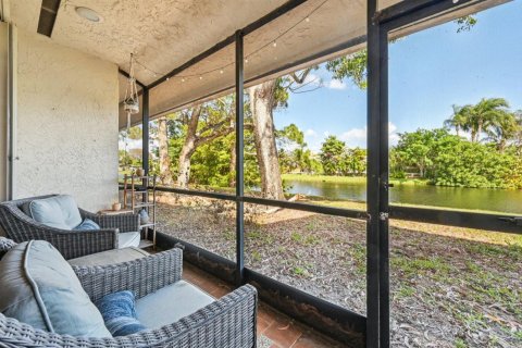 Condo in Boynton Beach, Florida, 2 bedrooms № 2250261