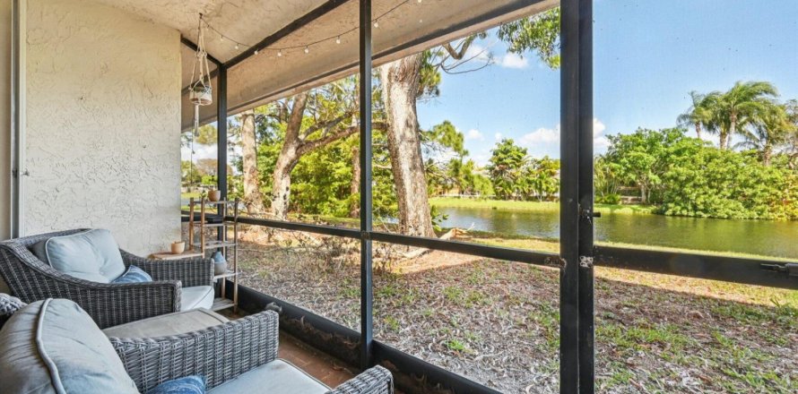Condo in Boynton Beach, Florida, 2 bedrooms № 2250261