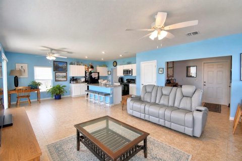 Casa en venta en Haines City, Florida, 4 dormitorios, 178.37 m2 № 2231415 - foto 12