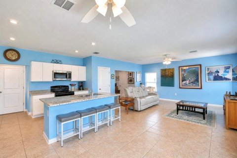 Casa en venta en Haines City, Florida, 4 dormitorios, 178.37 m2 № 2231415 - foto 15