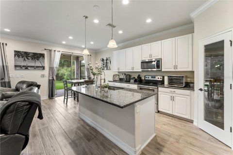 Villa ou maison à vendre à Wesley Chapel, Floride: 4 chambres, 238.85 m2 № 2287300 - photo 4