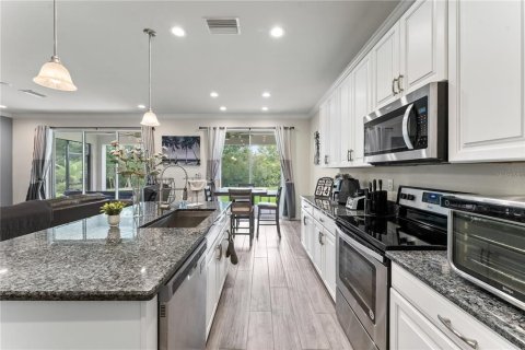 Villa ou maison à vendre à Wesley Chapel, Floride: 4 chambres, 238.85 m2 № 2287300 - photo 5