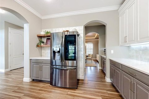 House in Winter Garden, Florida 4 bedrooms, 376.9 sq.m. № 2150327 - photo 12
