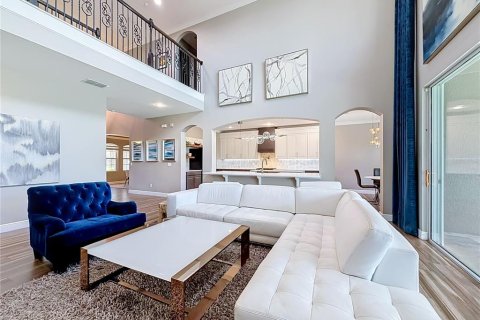 House in Winter Garden, Florida 4 bedrooms, 376.9 sq.m. № 2150327 - photo 19