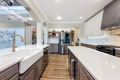 House in Winter Garden, Florida 4 bedrooms, 376.9 sq.m. № 2150327 - photo 11