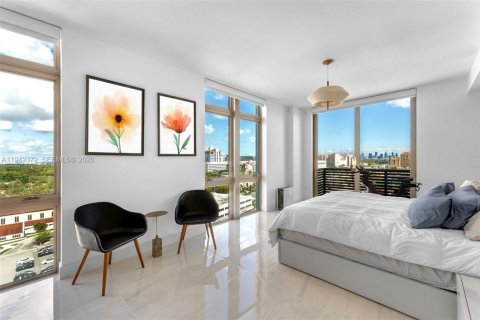 Condominio en venta en Coral Gables, Florida, 4 dormitorios, 280.56 m2 № 2002678 - foto 24