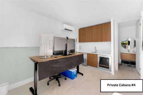 Condominio en venta en Coral Gables, Florida, 4 dormitorios, 280.56 m2 № 2002678 - foto 3