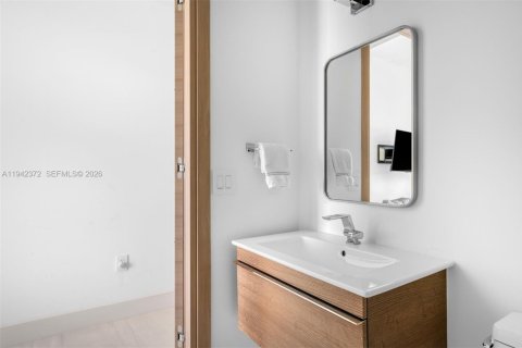 Condominio en venta en Coral Gables, Florida, 4 dormitorios, 280.56 m2 № 2002678 - foto 8