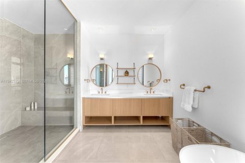 Condominio en venta en Coral Gables, Florida, 4 dormitorios, 280.56 m2 № 2002678 - foto 25