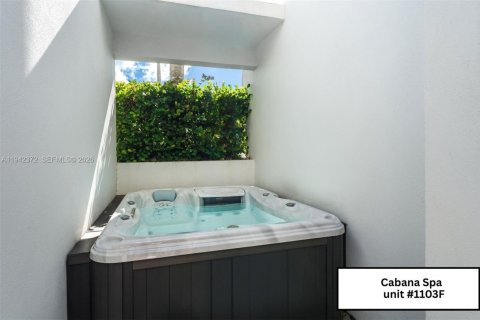 Condominio en venta en Coral Gables, Florida, 4 dormitorios, 280.56 m2 № 2002678 - foto 2