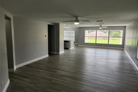 Villa ou maison à vendre à Clermont, Floride: 4 chambres, 202.43 m2 № 2429080 - photo 6