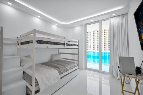 Снять в аренду кондоминиум в Санни-Айлс-Бич, Флорида 3 спальни, 187.66м2, № 1958008 - фото 27