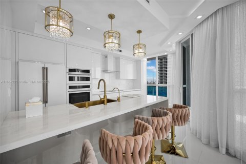 Снять в аренду кондоминиум в Санни-Айлс-Бич, Флорида 3 спальни, 187.66м2, № 1958008 - фото 12