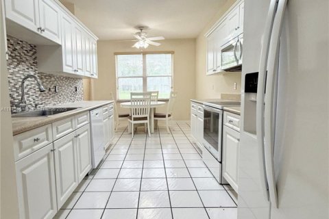 Villa ou maison à louer à Boca Raton, Floride: 3 chambres, 146.51 m2 № 1927180 - photo 7