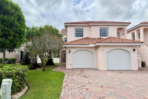 Villa ou maison à louer à Boca Raton, Floride: 3 chambres, 146.51 m2 № 1927180 - photo 1