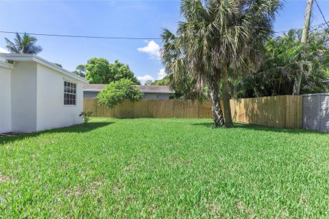 Commercial property in Fort Lauderdale, Florida 152.27 sq.m. № 862844 - photo 1