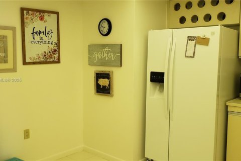 Condominio en venta en Hollywood, Florida, 2 dormitorios, 110.55 m2 № 1766564 - foto 8