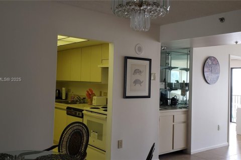 Condominio en venta en Hollywood, Florida, 2 dormitorios, 110.55 m2 № 1766564 - foto 2