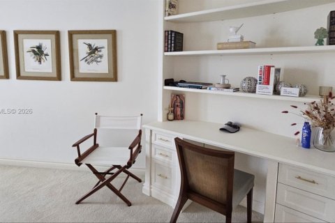 Condo in Key Biscayne, Florida, 2 bedrooms  № 2052795 - photo 10