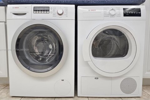 Condo in Key Biscayne, Florida, 2 bedrooms  № 2052795 - photo 9