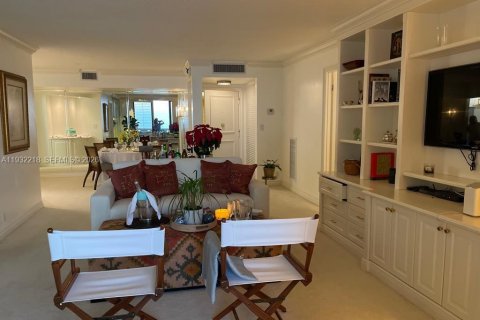 Condo in Key Biscayne, Florida, 2 bedrooms  № 2052795 - photo 24