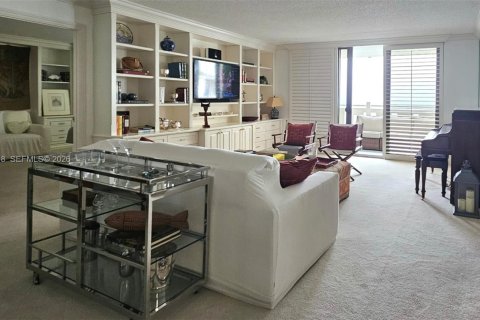 Condo in Key Biscayne, Florida, 2 bedrooms  № 2052795 - photo 8