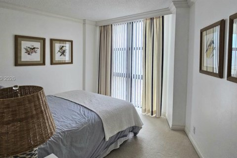 Condo in Key Biscayne, Florida, 2 bedrooms  № 2052795 - photo 17