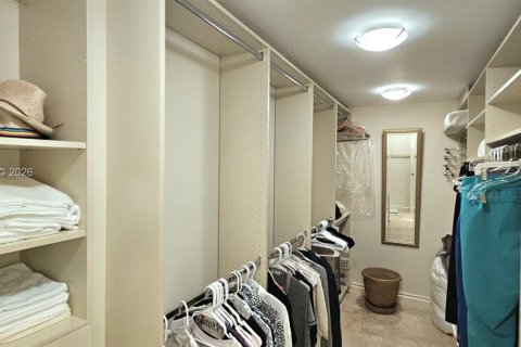 Condo in Key Biscayne, Florida, 2 bedrooms  № 2052795 - photo 15