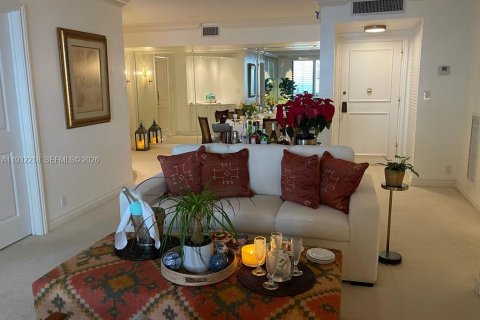 Condo in Key Biscayne, Florida, 2 bedrooms  № 2052795 - photo 22